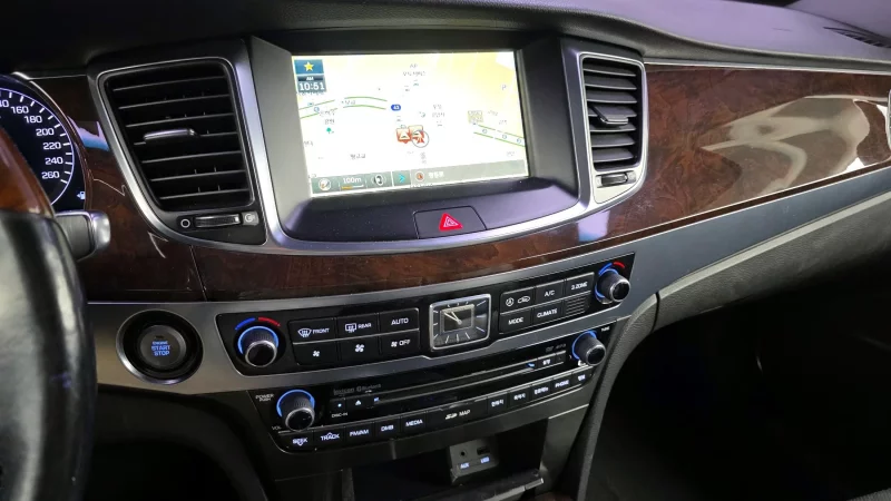 Hyundai Equus