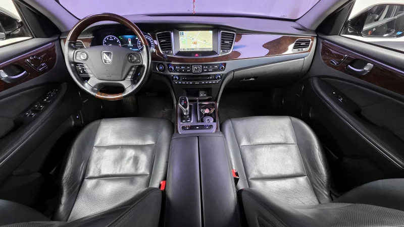 Hyundai Equus