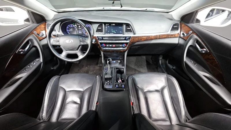 Hyundai Aslan