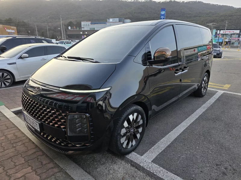 Hyundai Staria