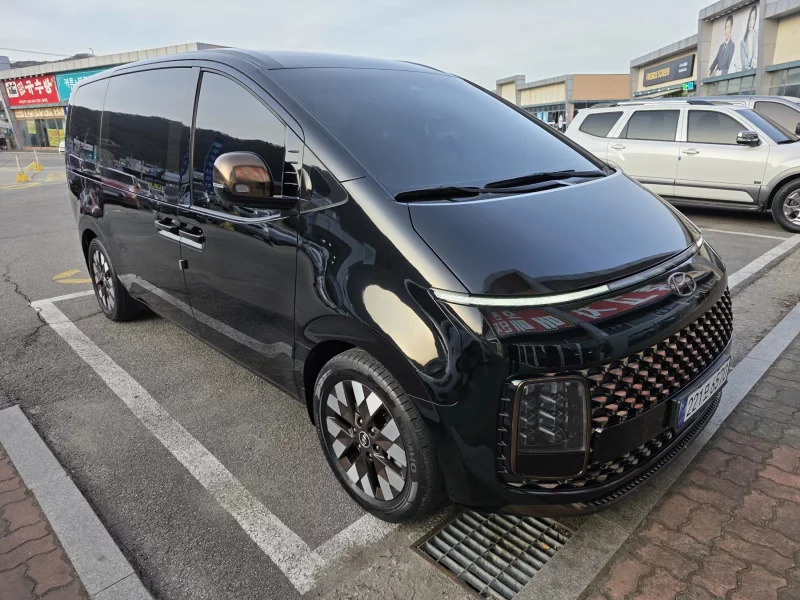 Hyundai Staria