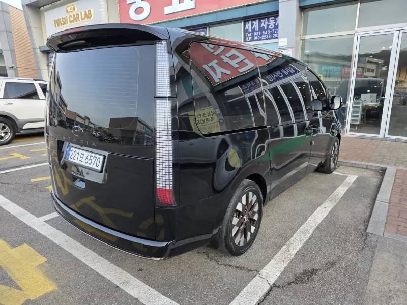 Hyundai Staria