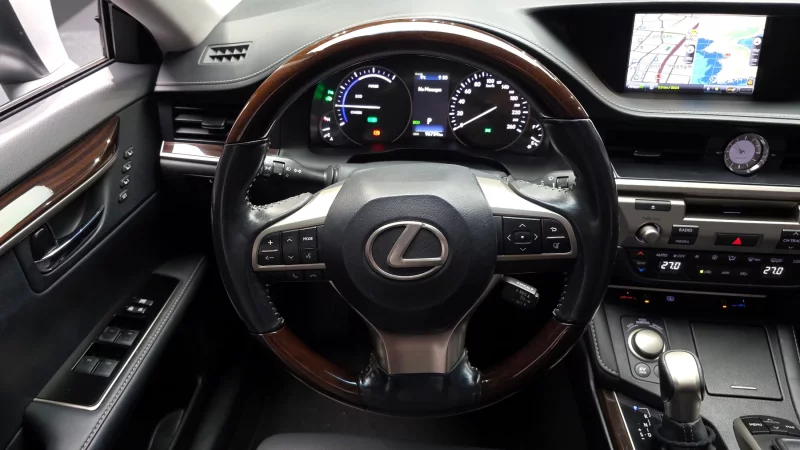 Lexus ES300h