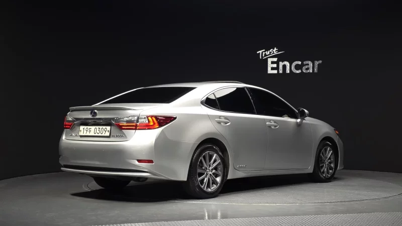 Lexus ES300h
