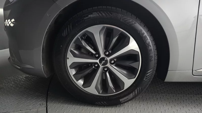Kia K8