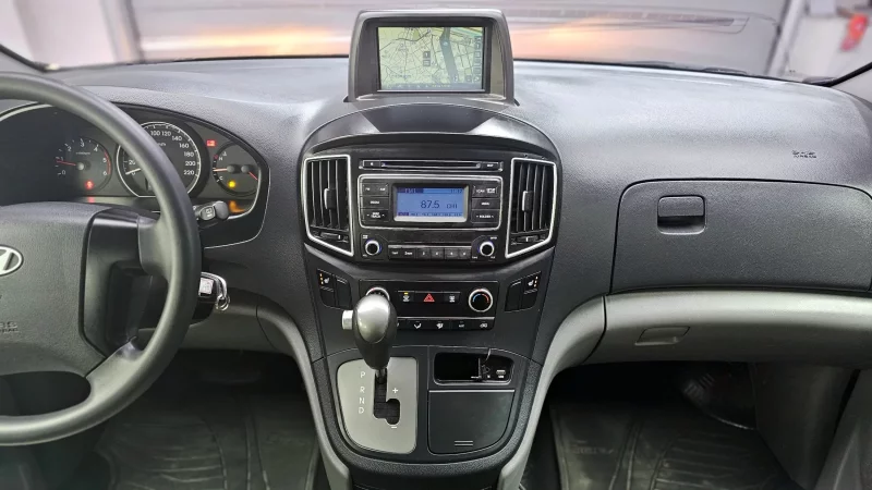 Hyundai Starex