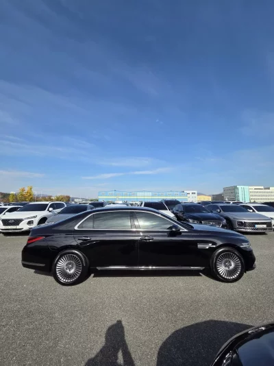 Genesis G90