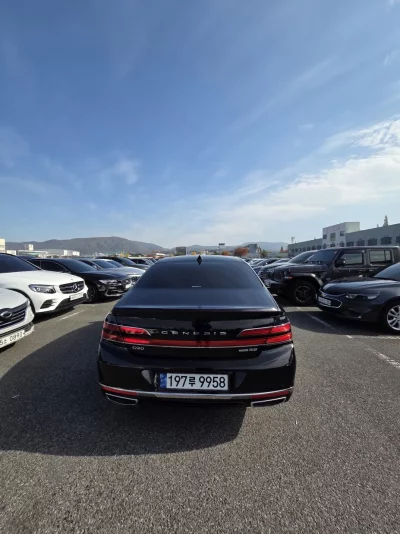 Genesis G90