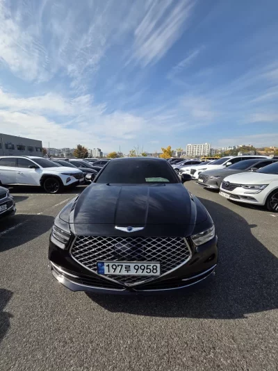 Genesis G90