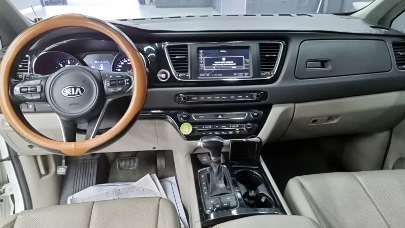 Kia Carnival