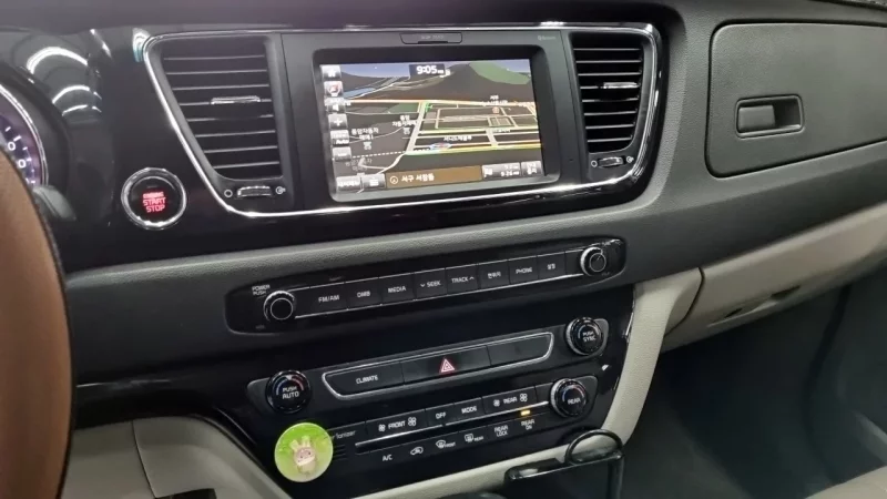 Kia Carnival