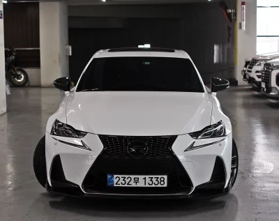 Lexus IS