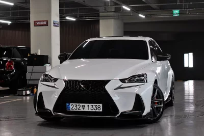 Lexus IS