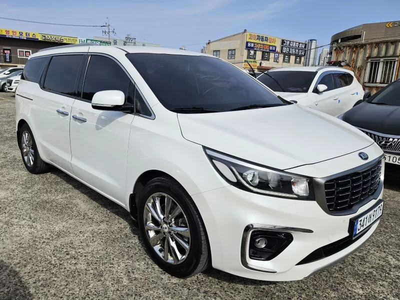 Kia Carnival