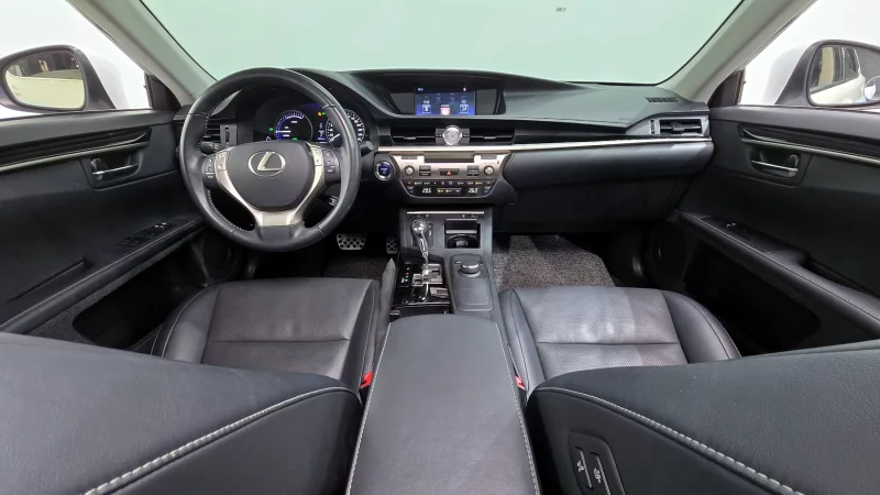 Lexus ES300h