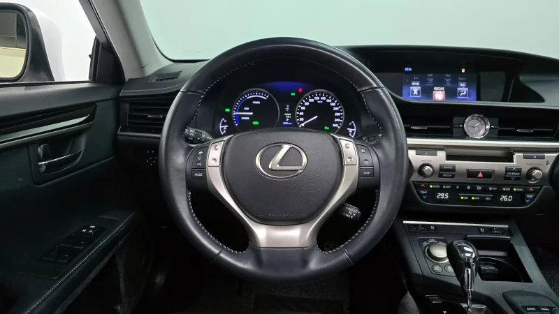 Lexus ES300h