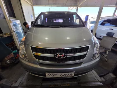 Hyundai Starex