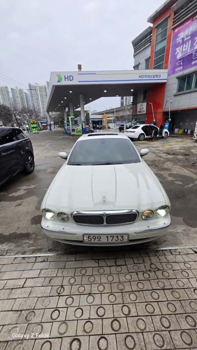 Jaguar XJ