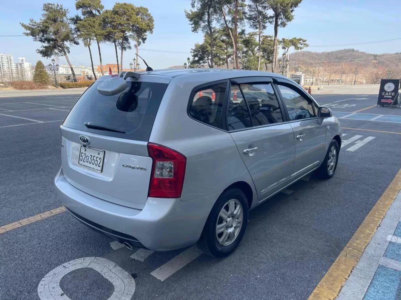 Kia Carens