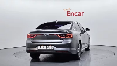Renault SM6