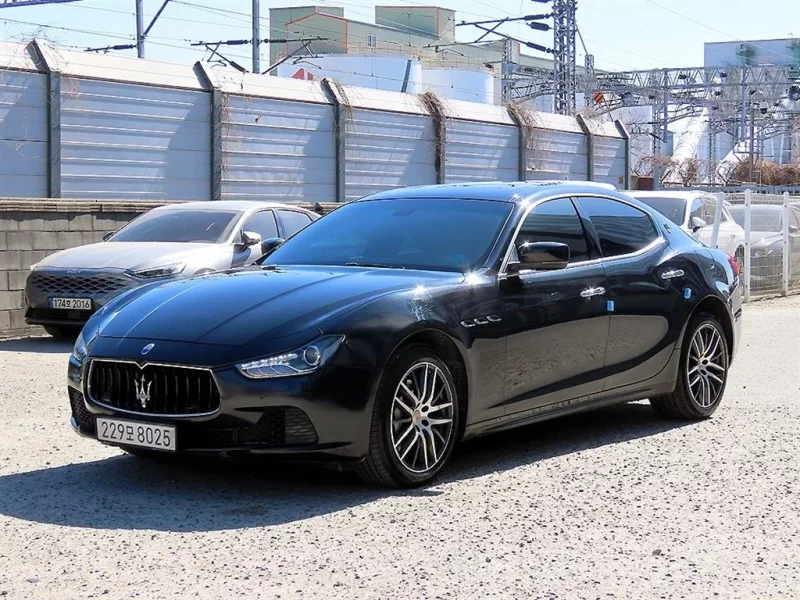 Maserati GHIBLI
