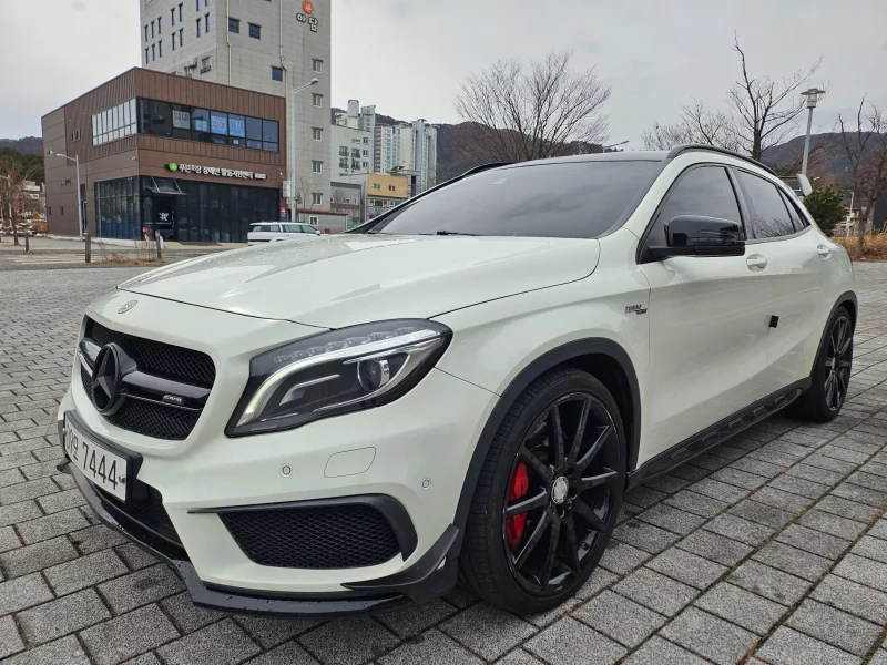 Mercedes-Benz GLA-Class