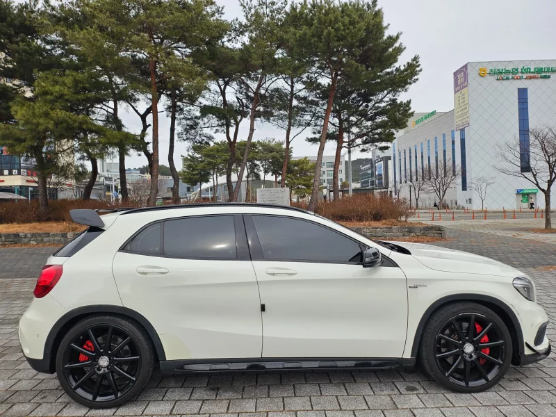 Mercedes-Benz GLA-Class