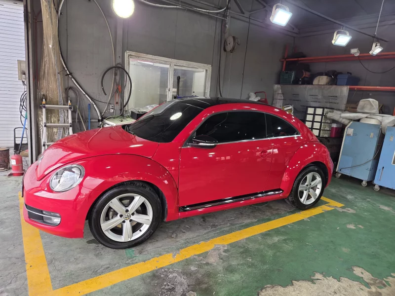 Volkswagen BEETLE