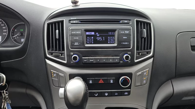 Hyundai Starex