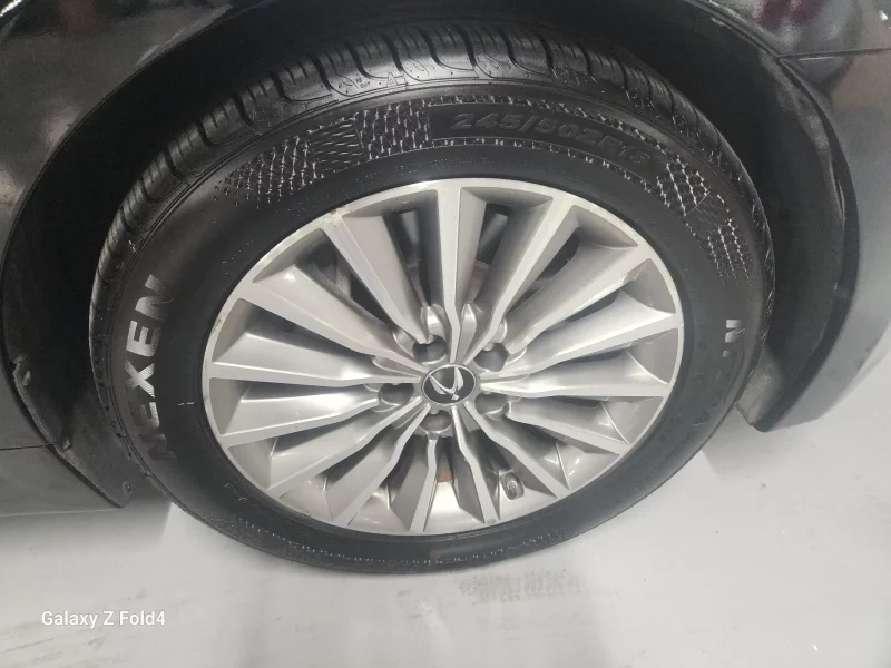 Hyundai Equus