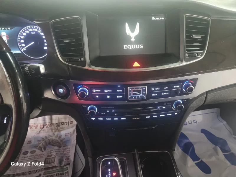 Hyundai Equus