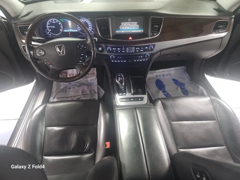 Hyundai Equus