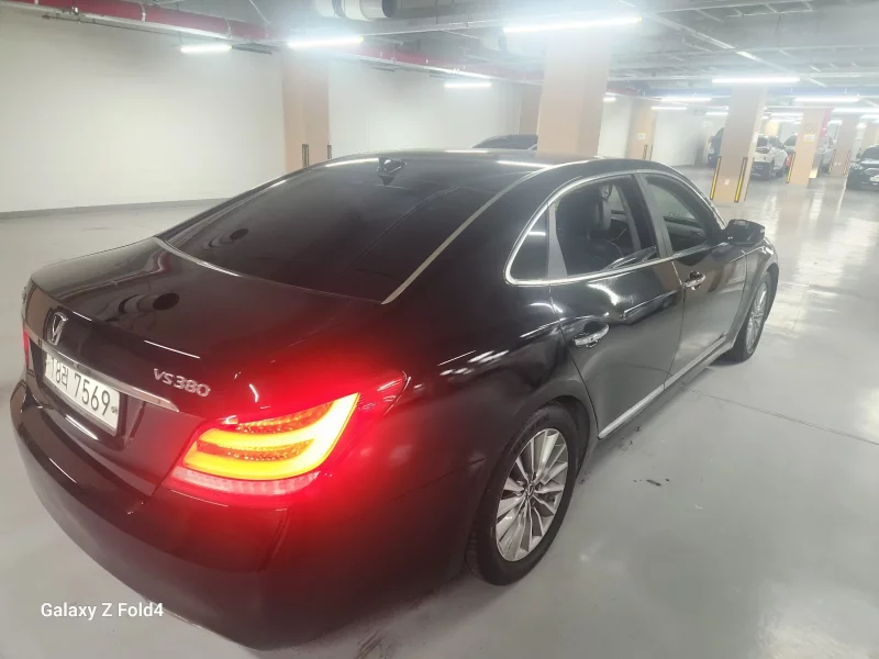 Hyundai Equus