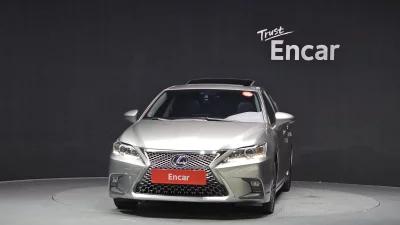 Lexus CT200h