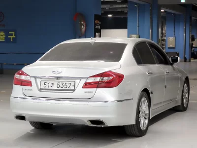 Hyundai Genesis