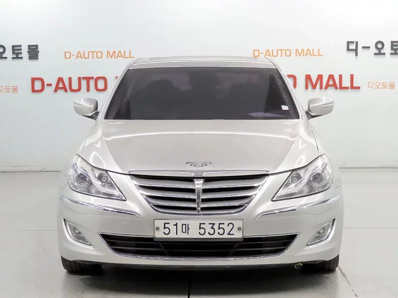 Hyundai Genesis