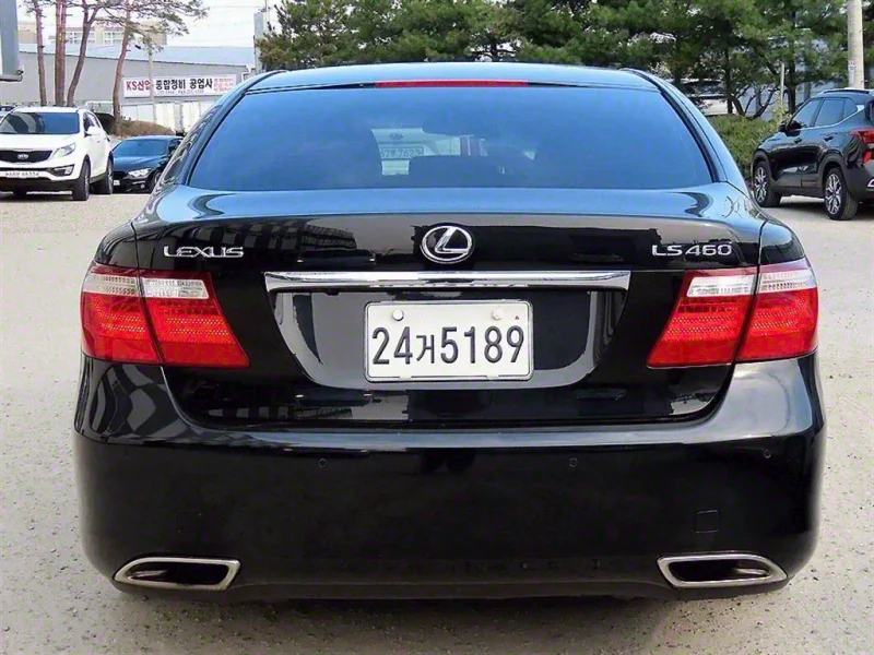 Lexus LS