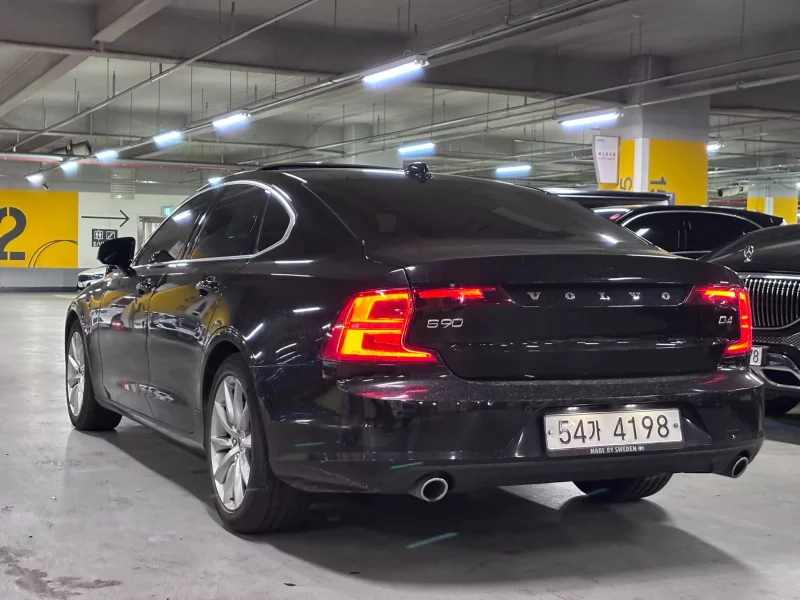 Volvo S90