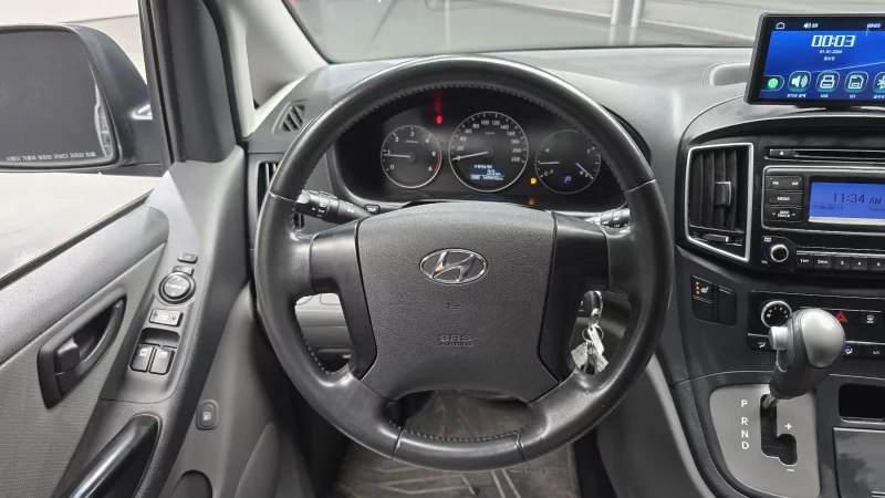 Hyundai Starex