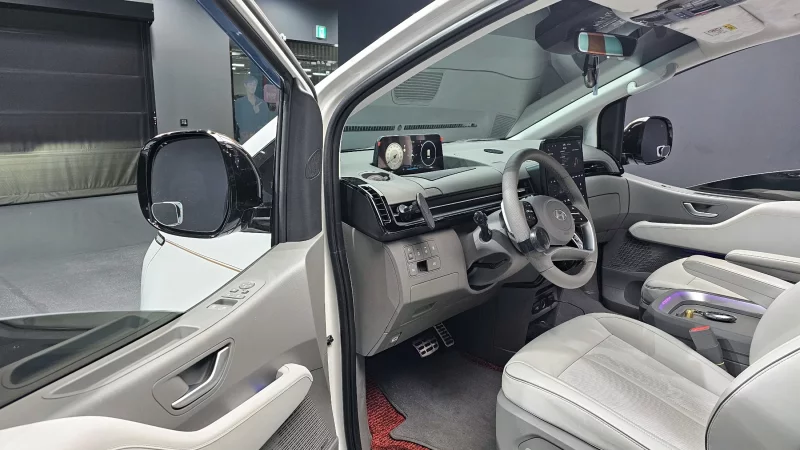 Hyundai Staria