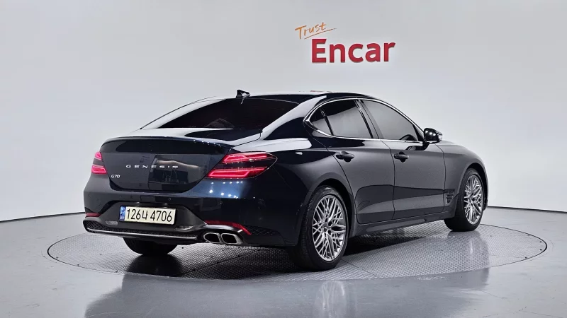 Genesis G70