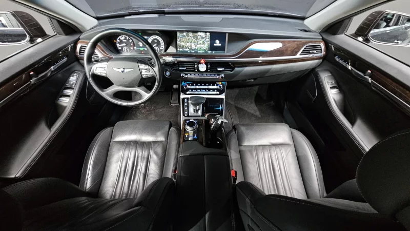 Genesis EQ900
