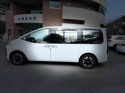Hyundai Staria