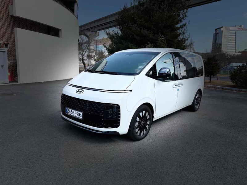 Hyundai Staria