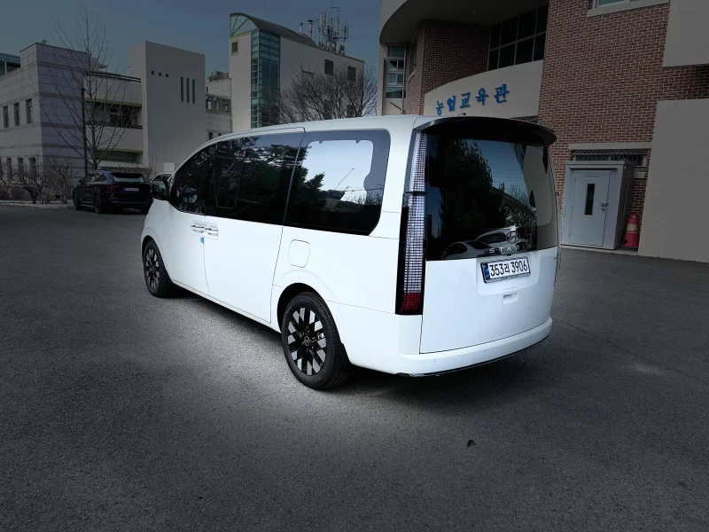 Hyundai Staria