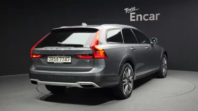 Volvo V90