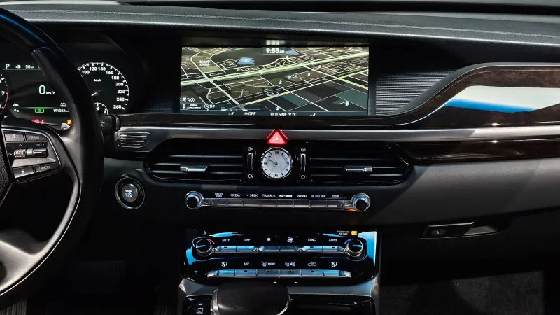 Genesis EQ900