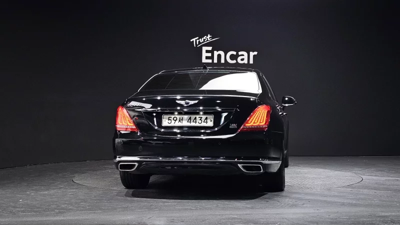 Genesis EQ900