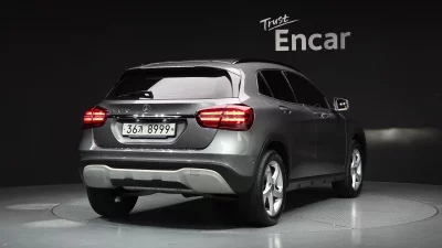 Mercedes-Benz GLA-Class