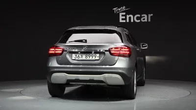 Mercedes-Benz GLA-Class